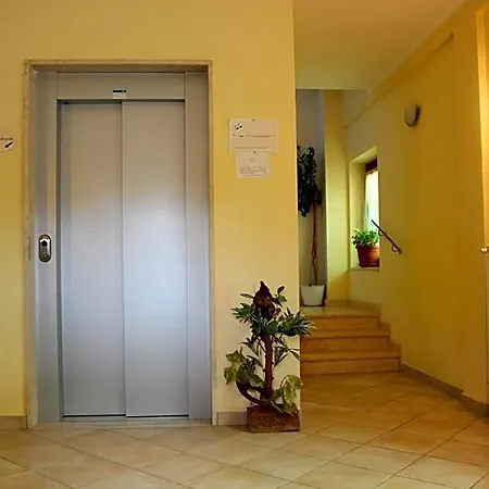 Cenzo Hotel *